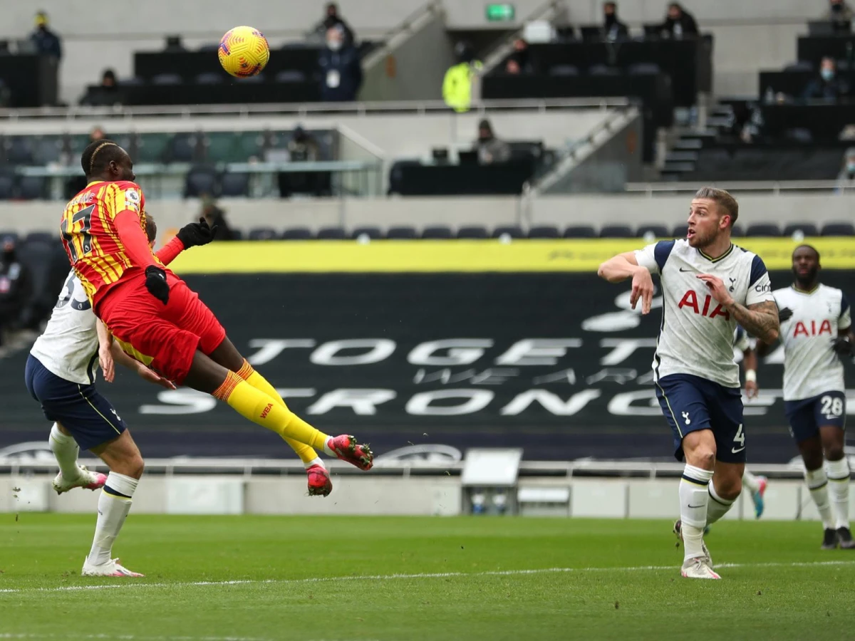 Diagne\'nin 2 golü geçerli sayılmadı, West Bromwich Tottenham\'a boyun eğdi