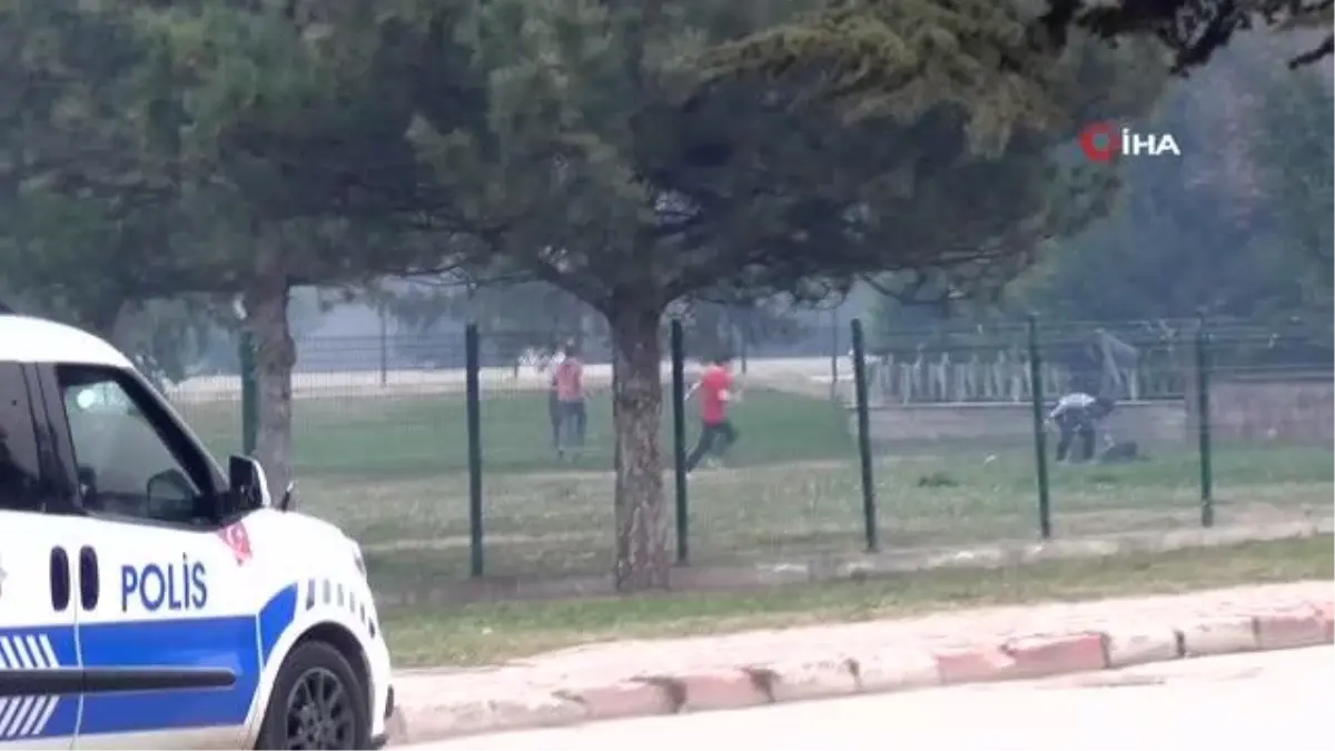 Ekip arabasını görenler kaçacak yer aradı