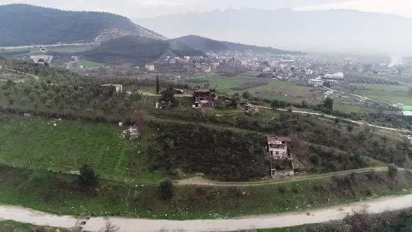 Kızına sözlü tacizde bulunan şahsı öldüren babanın evini kundakladılar