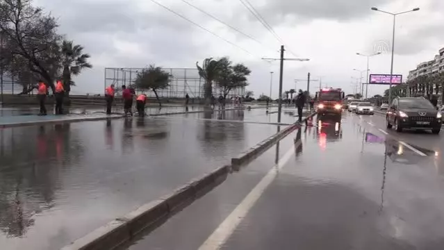 etkili olan ruzgar ve firtina nedeniyle deniz tasti