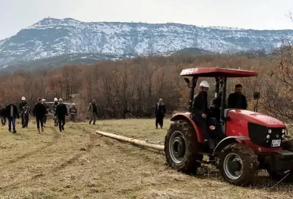 DİYARBAKIR - Kar ve fırtınada hasar gören elektrik şebekesi ekiplerin zorlu çalışması ile onarıldı