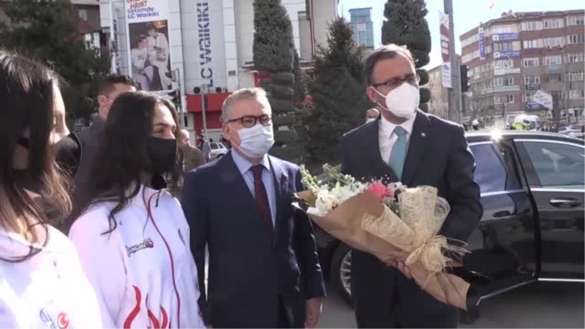 Son dakika gündem: Gençlik ve Spor Bakanı Kasapoğlu, Niğde\'de ziyaretlerde bulundu