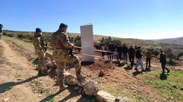 Göbeklitepe'de ortaya çıkan metal bloğun gizemi 4 gündür çözülemiyor! Vatandaşların alana yaklaşması yasaklandı