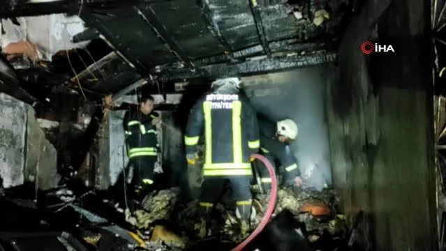 Kuşadası'nda eski evlerdeki yangın 4 saatte kontrol altına alınabildi