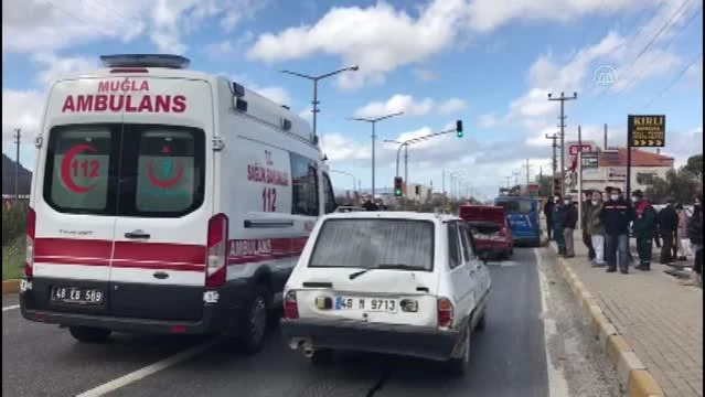 Tır, trafik ışıklarında bekleyen araçlara çarptı: 1 yaralı (2)