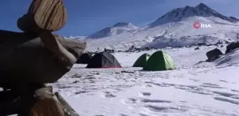 Vali Aydoğdu Hasandağı'na 'Yunus Emre Zirve Tırmanışı' gerçekleştirdi