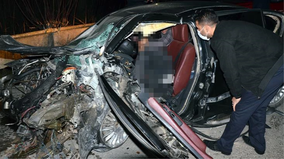 Antalya\'da çarpışan iki otomobilden biri dereye uçtu: 6 ölü