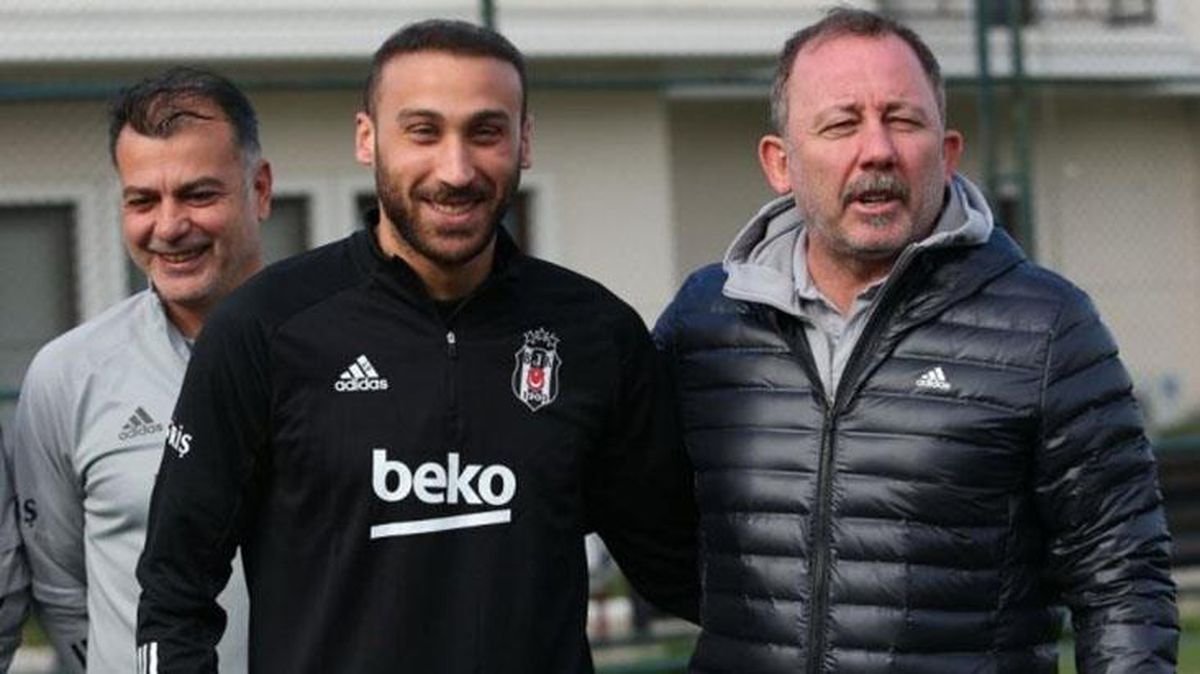 Beşiktaş'ın golcü futbolcusu Cenk Tosun, Konyaspor maçında forma giyebilir