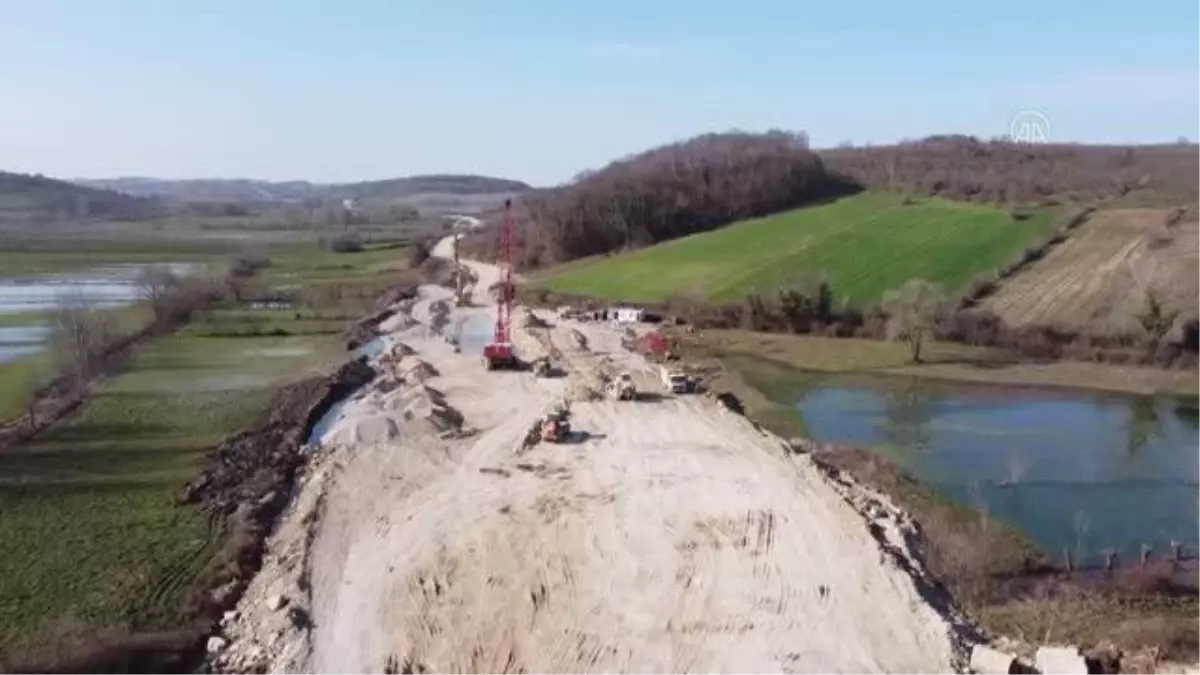 (Drone) - Türkiye ulaşım ağının tacı Karadeniz Sahil Yolu, Sakarya\'da ilerliyor