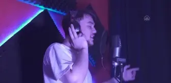 Rap tutkusu ile yola çıkan gençler kendi imkanlarıyla stüdyo kurdu