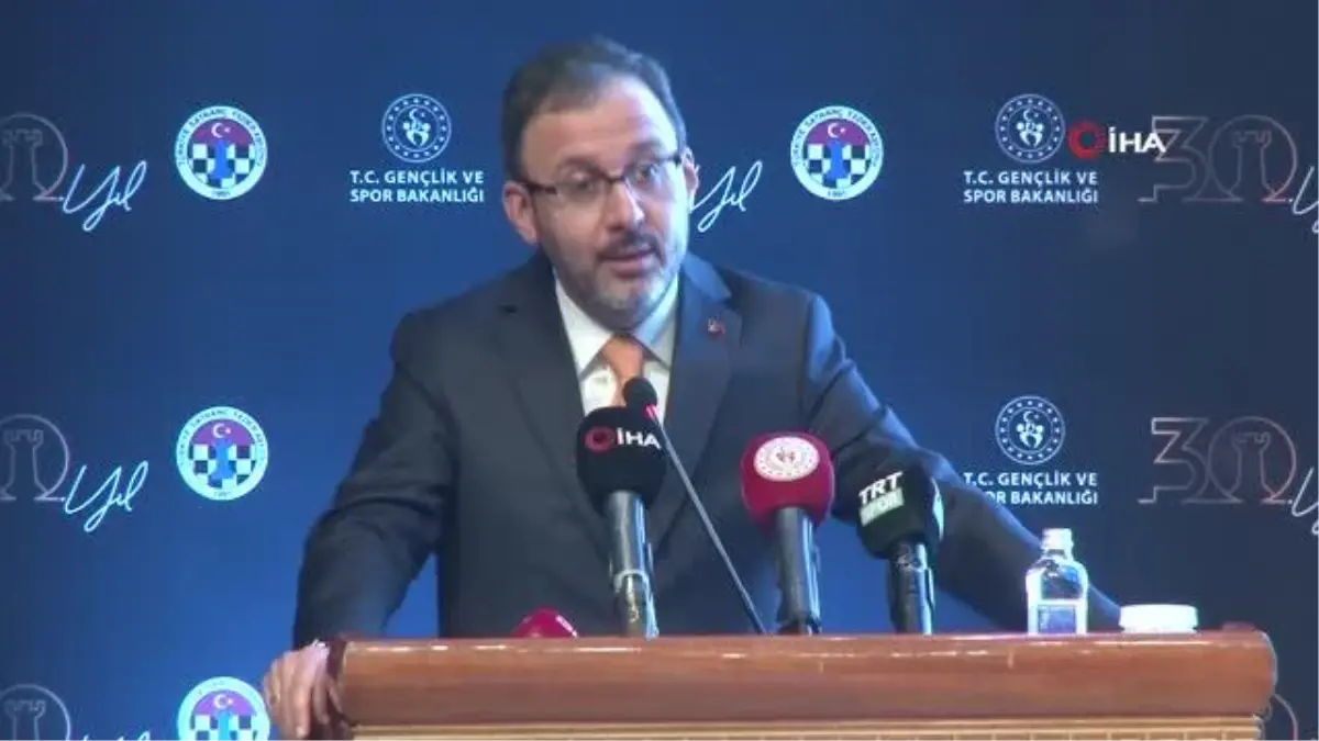 Bakan Kasapoğlu, Satranç Federasyonu ile bir araya geldi