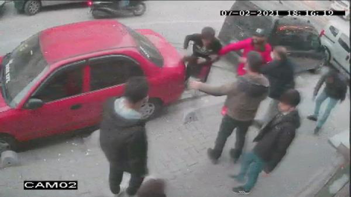 Esenyurt\'ta küfürleşme kavgası: Çocukluk arkadaşını öldürdü (1)