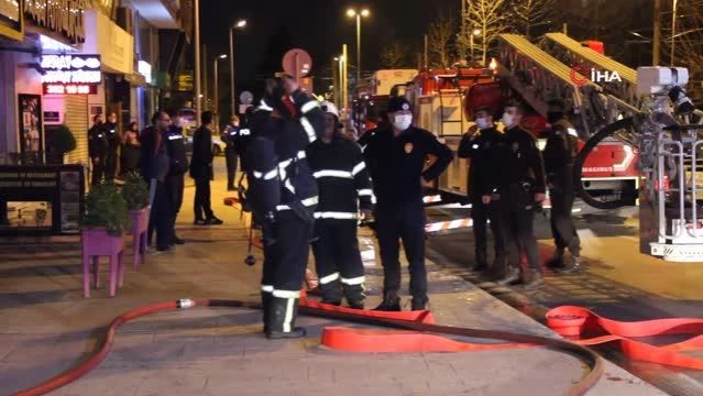 Son dakika haber... İş yerinde çıkan yangın bina sakinlerini sokağa döktü