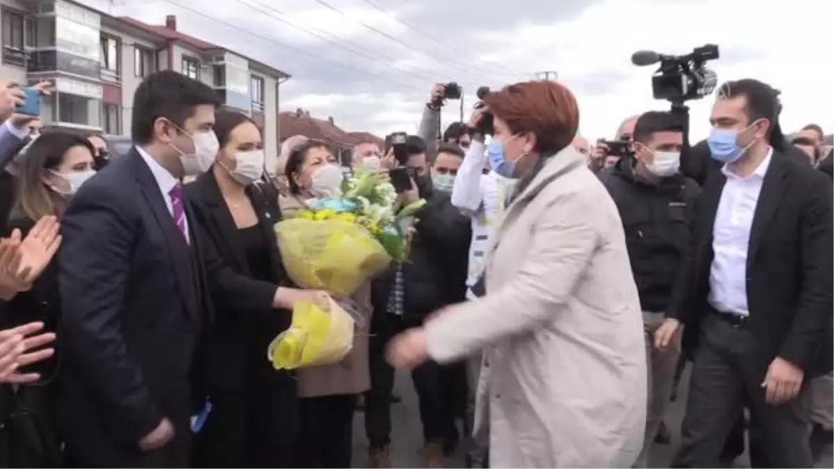 İYİ Parti Genel Başkanı Akşener, Düzce\'de ziyaretlerde bulundu