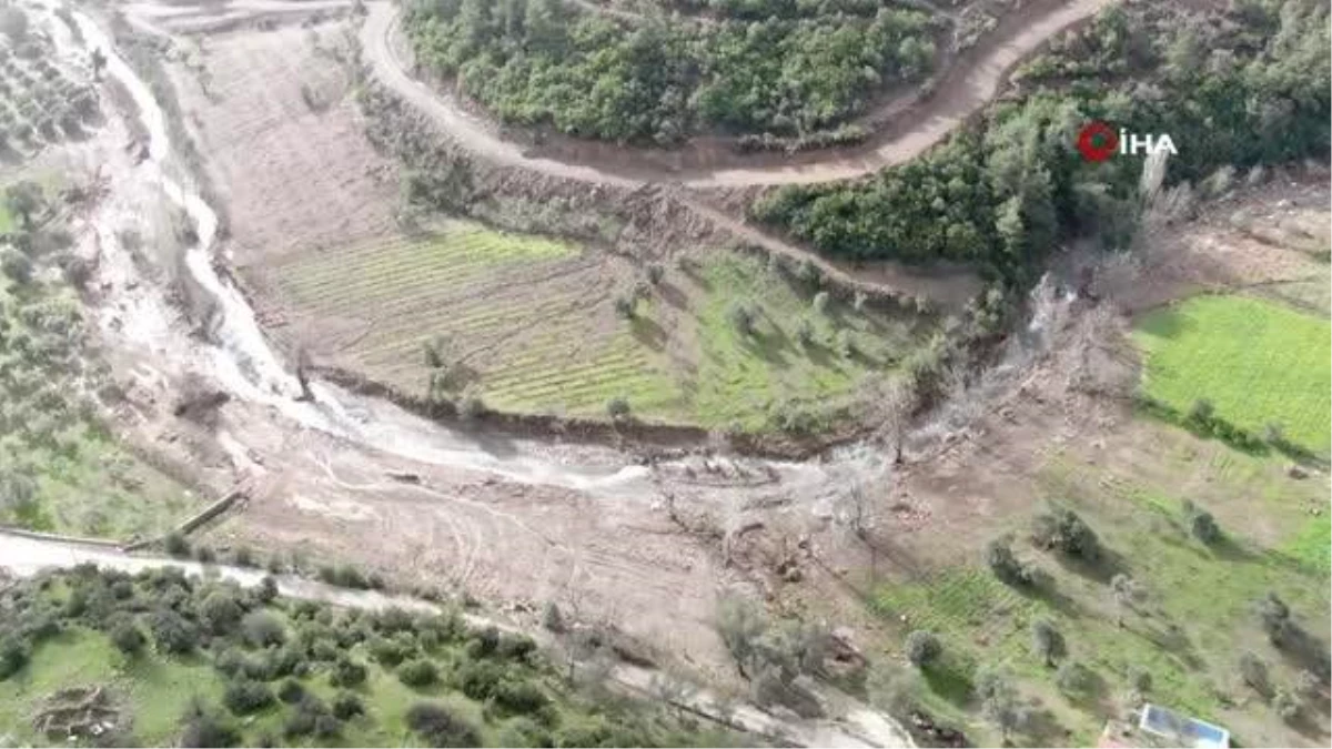Son dakika haber... İzmir\'de sel tarım arazilerini vurdu