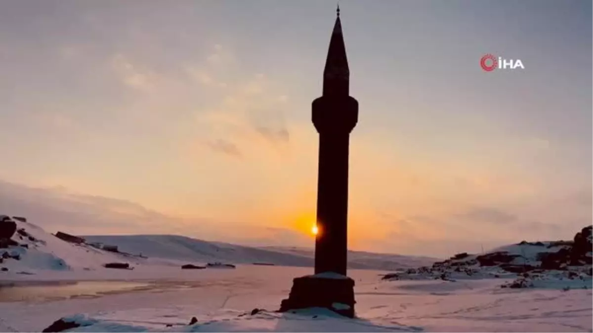 Son Dakika | Su altında kalan minarenin gün batımıyla birleşmesi görsel şölen sundu