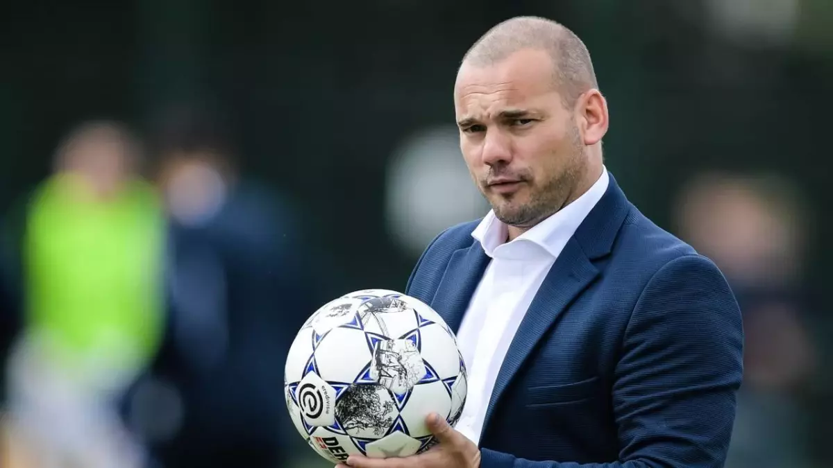 Wesley Sneijder, Hollanda 2. Lig ekibi Den Bosch\'u satın alacak