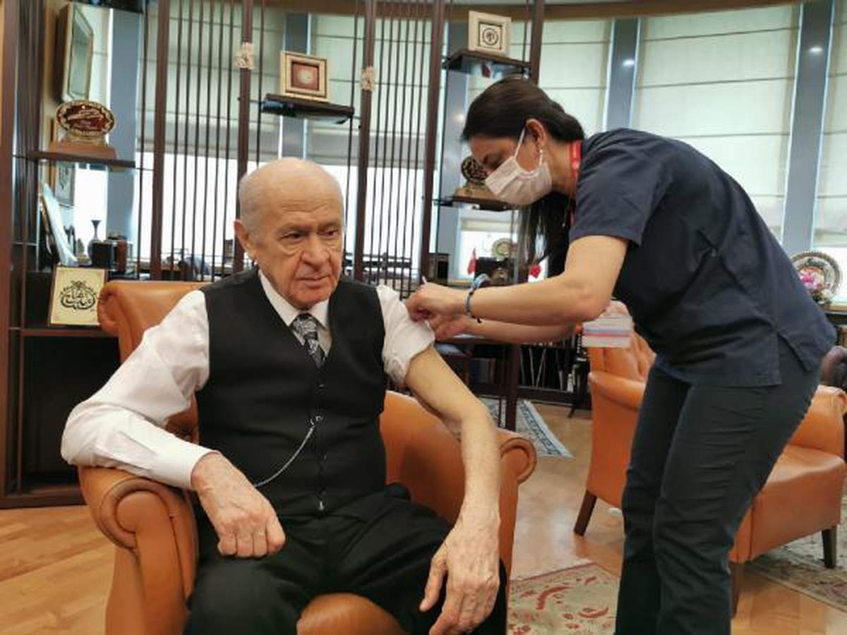 Son dakika! MHP Genel Başkanı Bahçeli, Kovid-19 aşısının ikinci dozunu yaptırdı