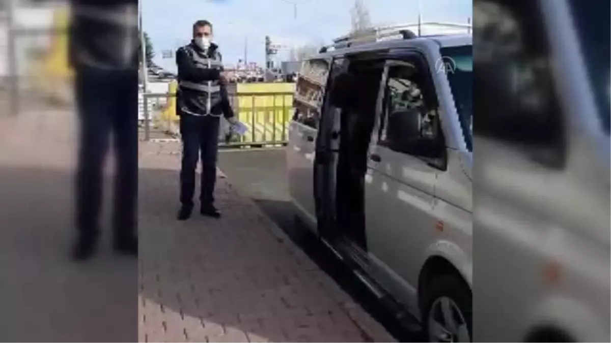 Bir minibüste 19 sığınmacı yakalandı