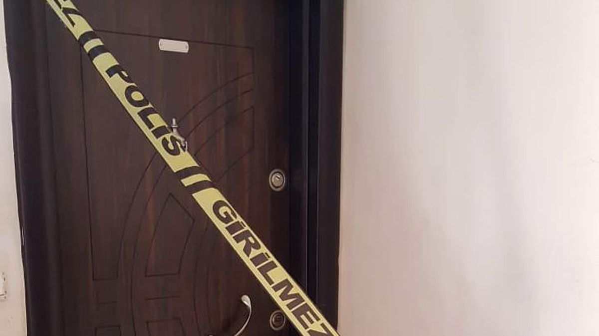 Eşini boğazından ve karnından bıçaklayıp öldürdü! Önce kaçtı, sonra polise gidip teslim oldu