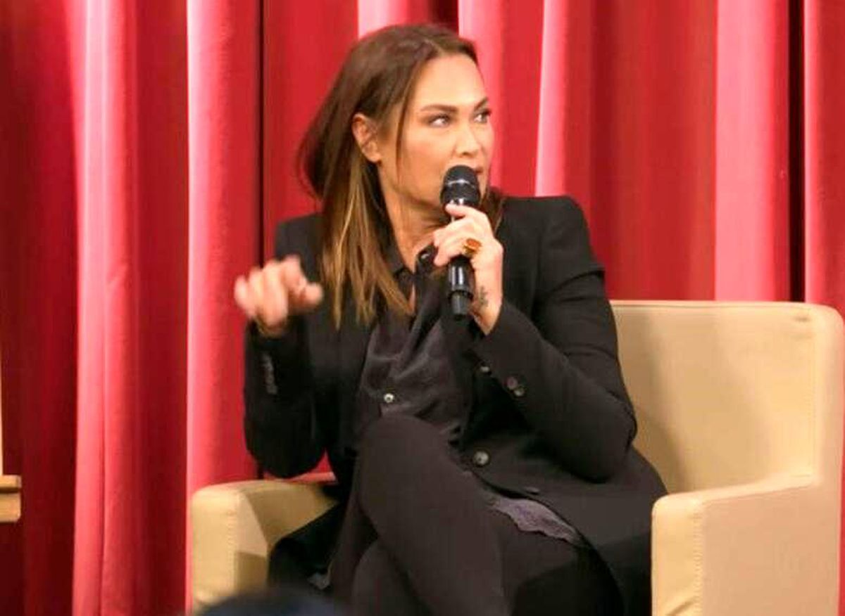 İbrahim Tatlıses ile öpüşen Hülya Avşar\'dan yıllar sonra gelen itiraf!