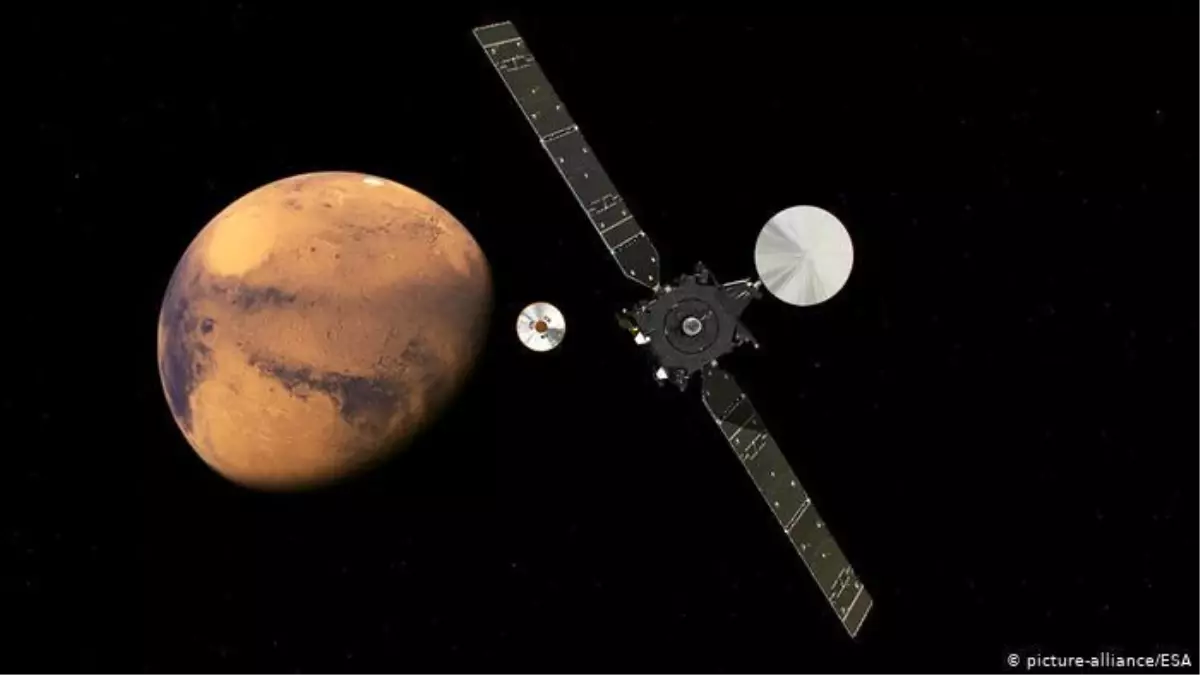 Mars\'ın atmosferinde su buharı bulundu