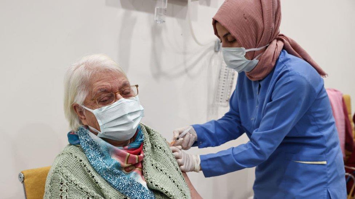 Koronavirüs aşısının ikinci doz uygulamasına bugün başlanıyor