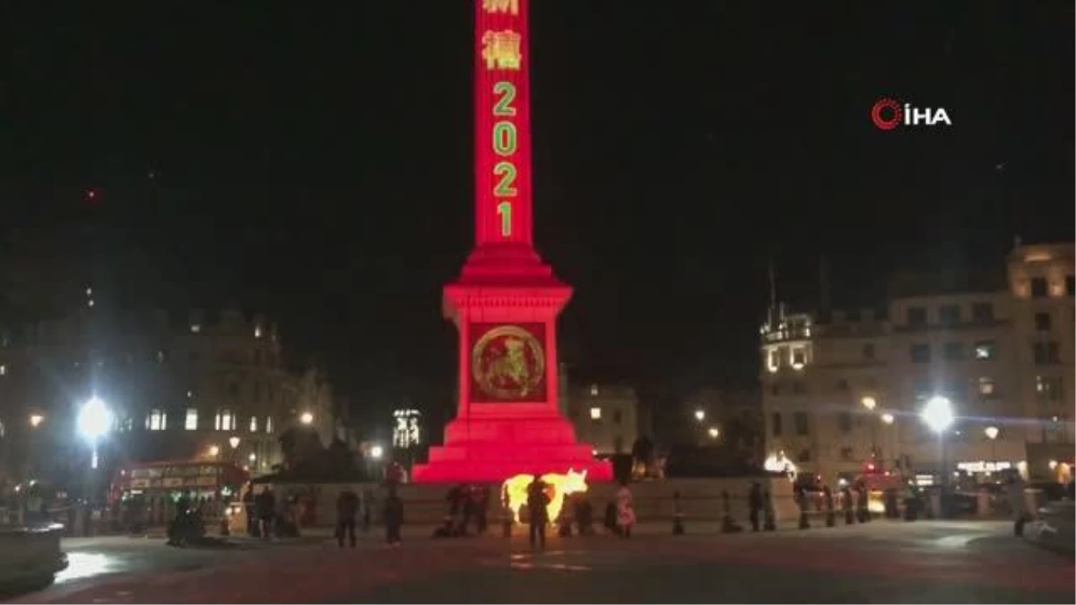 Çin Yeni Yılı nedeniyle Londra\'daki Trafalgar Meydanı kırmızı renge büründü