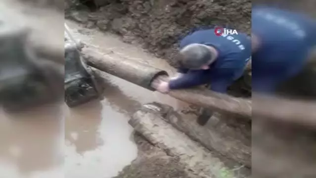 İçme suyu borusundan çıkanı görenler şok oldu