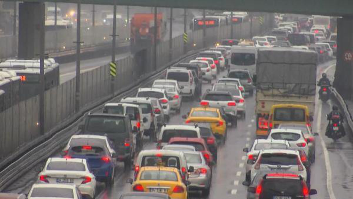 İstanbul\'da trafik yoğunluğu