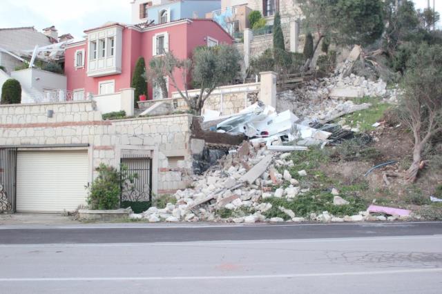 İzmir'deki hortum felaketinin boyutu gün ağarınca ortaya çıktı