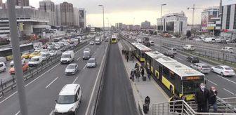 Sokağa çıkma kısıtlaması öncesinde trafik yoğunluğu