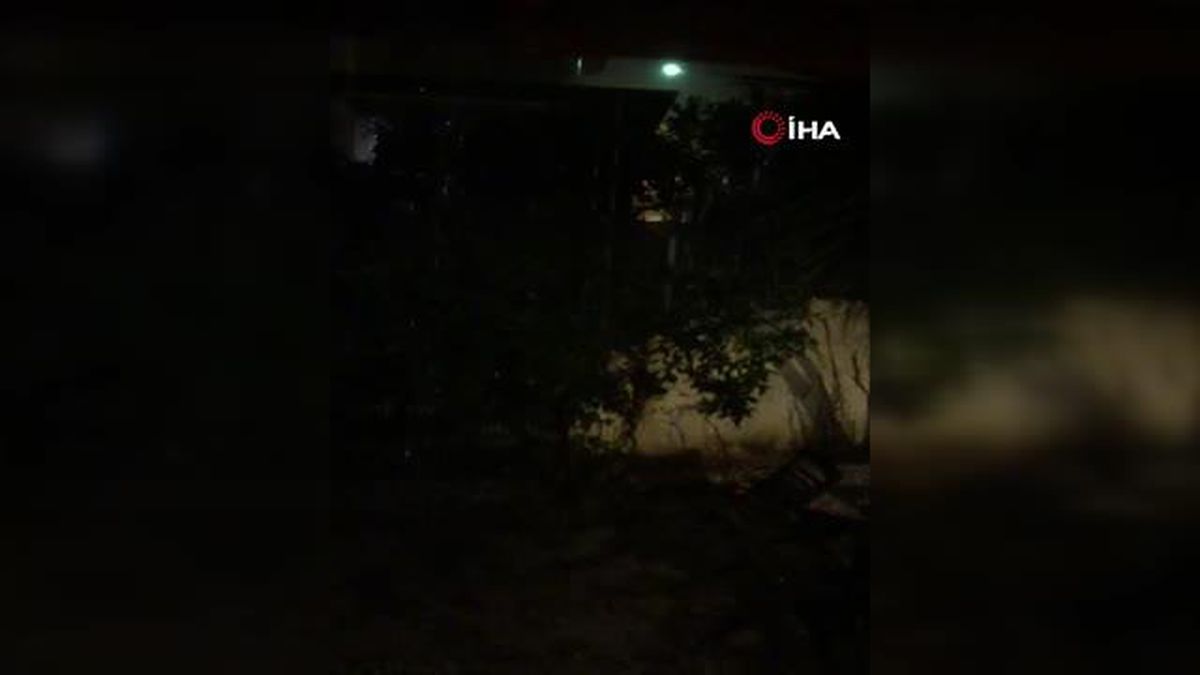 Urla'da dolu yağışı etkili oldu