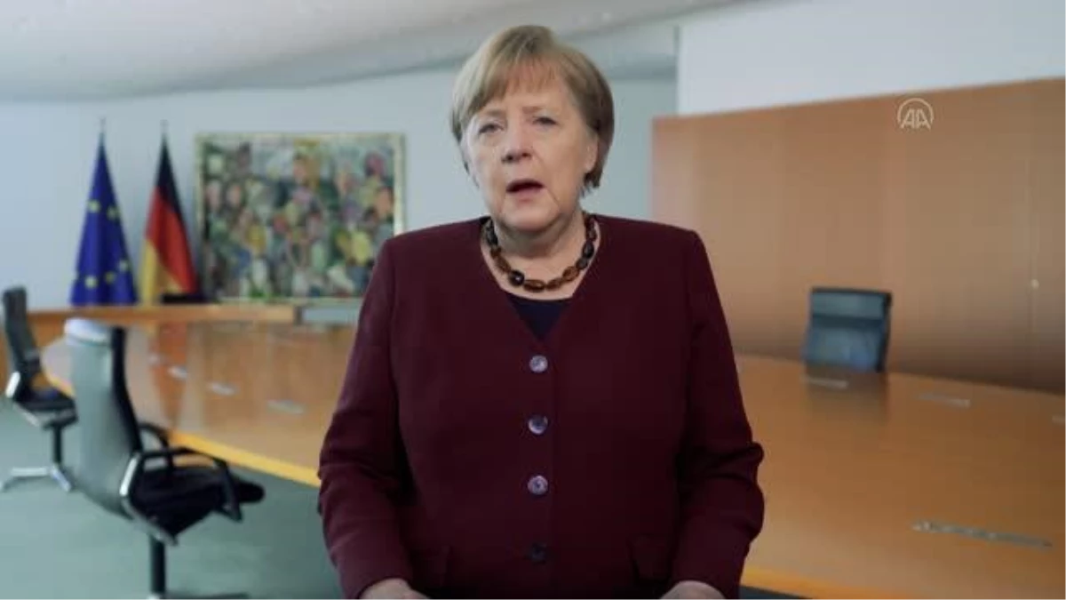 Almanya Başbakanı Merkel: "Irkçılık zehirdir, nefret zehirdir"