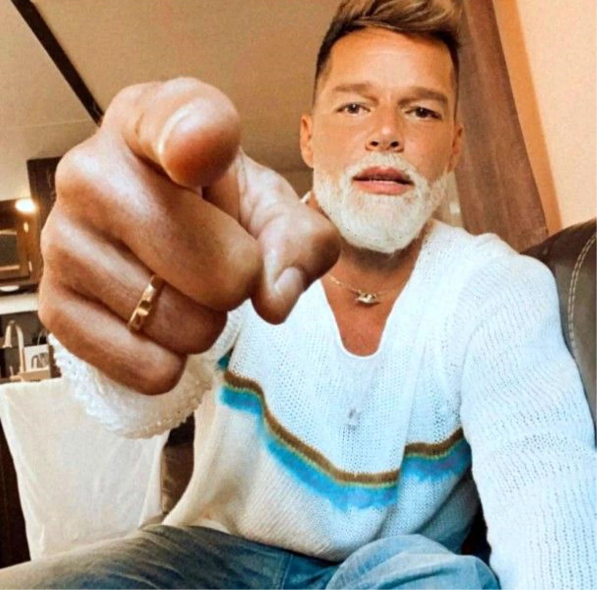 Dünyaca ünlü şarkıcı Ricky Martin\'in son görüntüsü şaşırttı