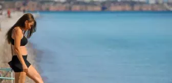 56 saatlik kısıtlamada sahiller turistlere kaldı, güneşin ve denizin tadını çıkardılar