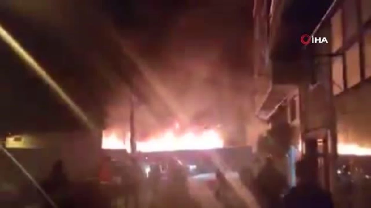 Son dakika haber... - İran\'da çarşıda büyük yangın: 10 yaralı