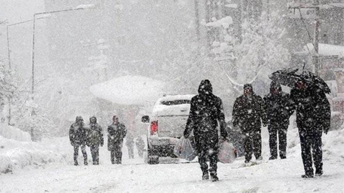 İstanbul\'da beklenen kar yağışı, pazar akşam saatlerinde başlayacak
