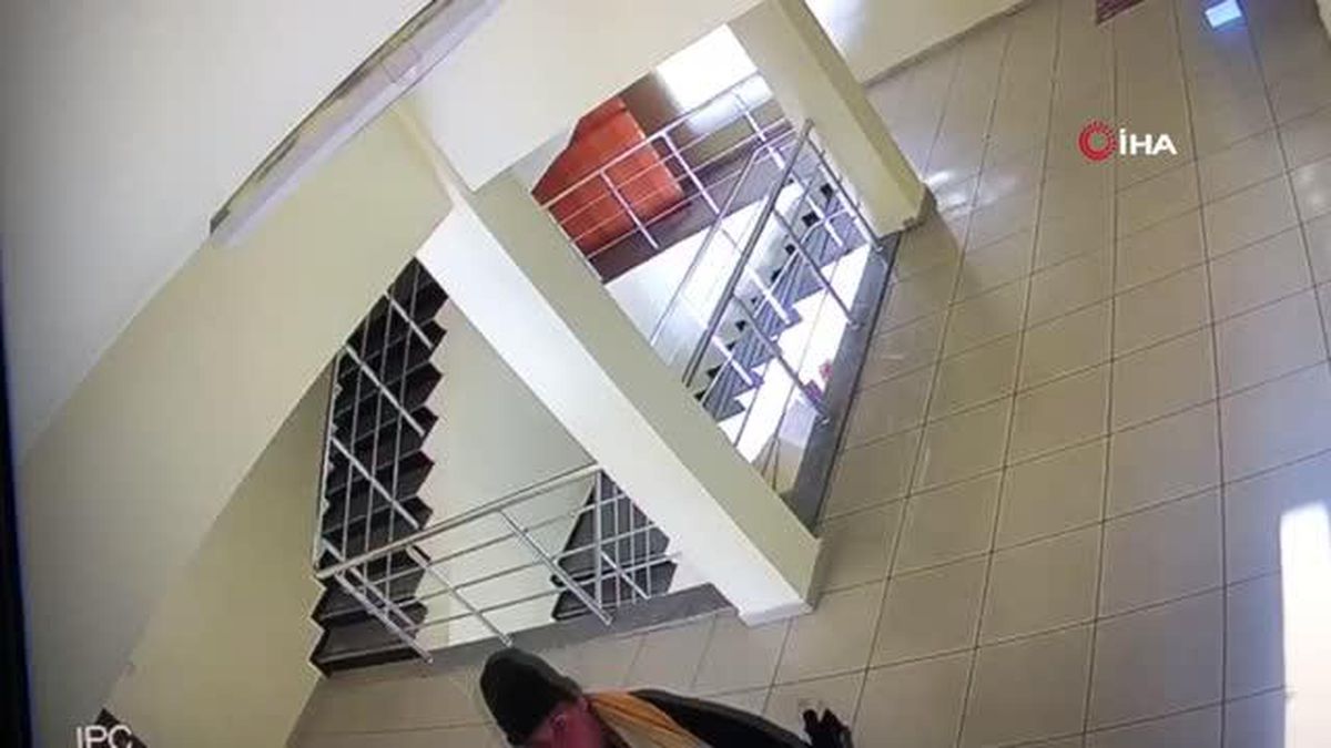 Kaçak kulübesi yıkılan kadın pompalı tüfekle dehşet saçtı...O anlar kamerada