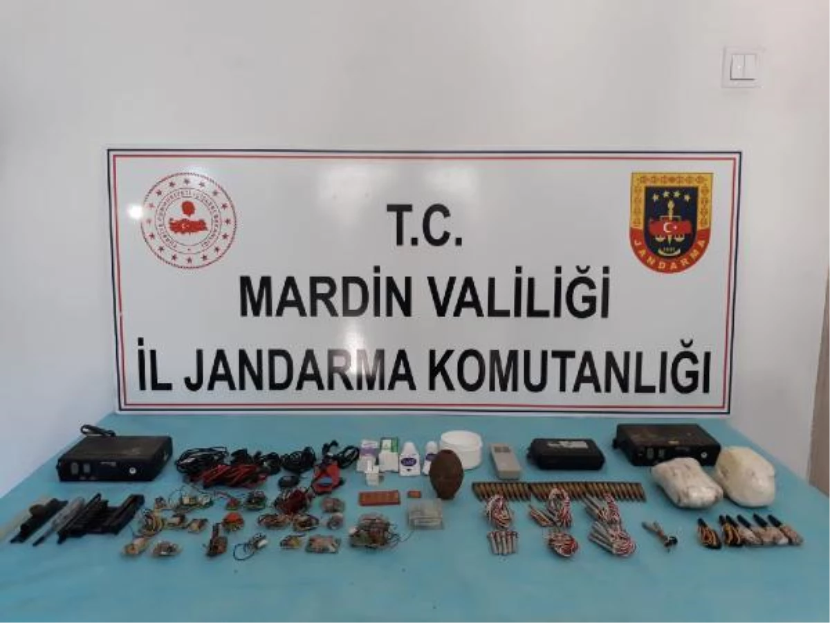 Son dakika! Mardin\'de PKK\'lı teröristlerin 14 deposu, kullanılamaz hale getirildi