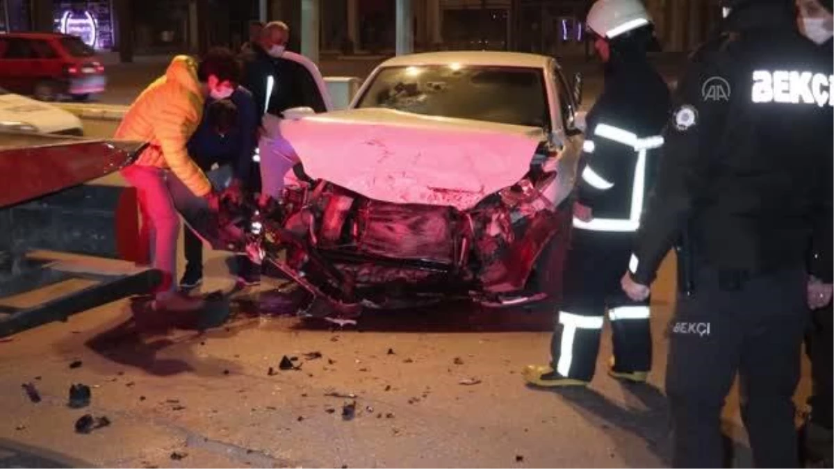 Son dakika haberleri | Ambulansla otomobil çarpıştı: 2 yaralı