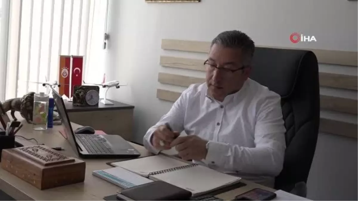 Depremde zarar gören Kuşadası'ndaki uygulama oteli ve otelcilik lisesi yıkılıyor