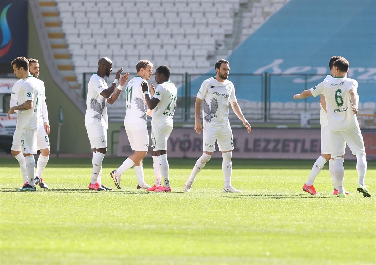 İttifak Holding Konyaspor, sahasında Yukatel Denizlispor'u 2-0 mağlup etti