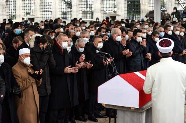 Kadir Topbaş'a acı veda! Fatih Camii'ndeki cenaze namazına Cumhurbaşkanı Erdoğan da katıldı