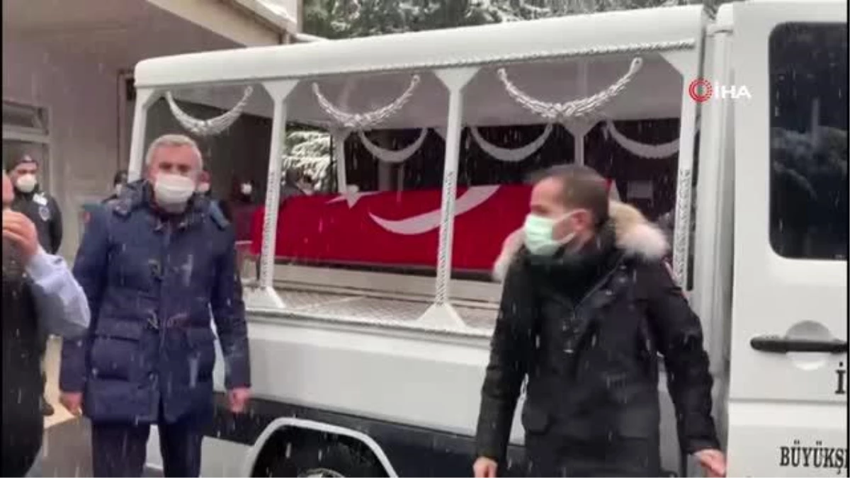 Kadir Topbaş için Beyoğlu Belediyesi önünde cenaze töreni düzenledi