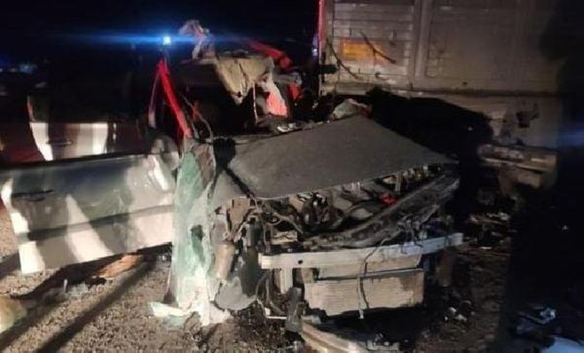 TIR\'a çarpan otomobildeki komiser yardımcısı hayatını kaybetti