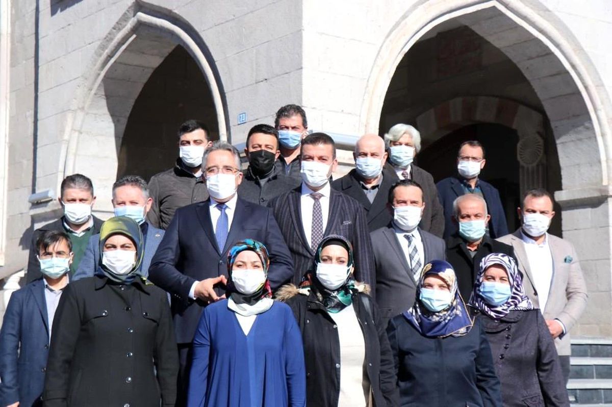 AK Parti Ürgüp heyeti, Nevşehir Belediye Başkanı Mehmet Savran\'ı ziyaret etti
