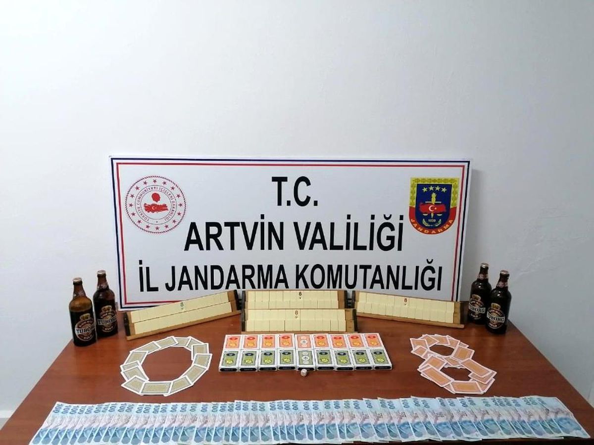 Son dakika! Artvin\'de kumar baskınında yakalanan 10 kişiye ceza yağdı