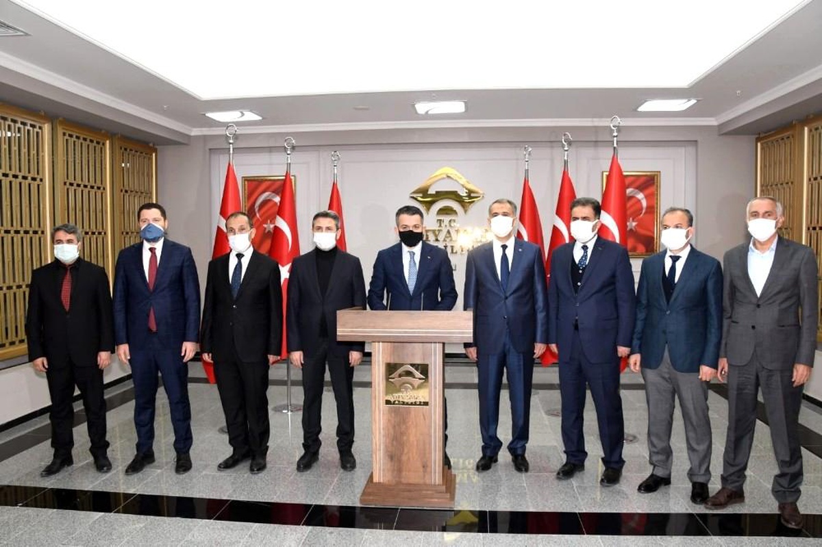 Bakan Pakdemirli, Valiliği ziyaret etti