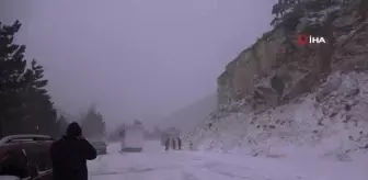 Domaniç'te kar yağışı ulaşımı etkiliyor
